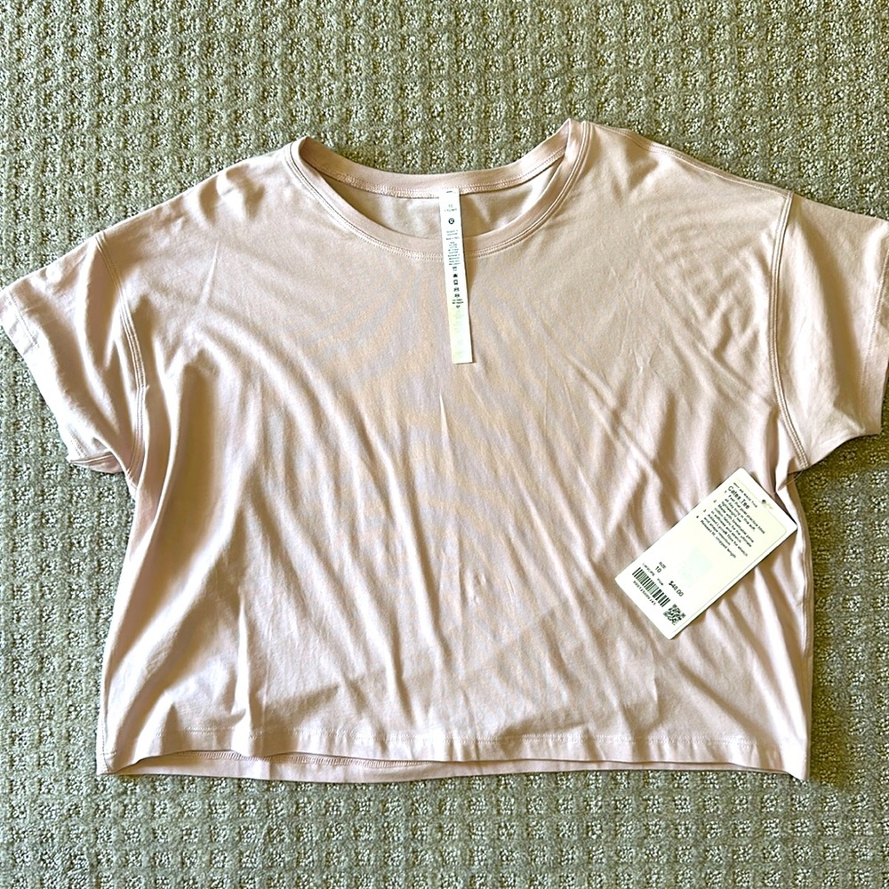 NWT Lululemon Cates Tee in size 10